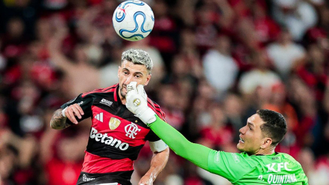 Giorgian De Arrascaeta anotó el gol del empate para asegurar la clasificación de Flamengo a las semifinales de la Copa Libertadores.