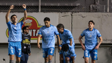 Los jugadores de Macará celebran un gol ante Aucas, el viernes 18 de septiembre, en la Fecha 1 del hexagonal por el título de la LigaPro 2026.