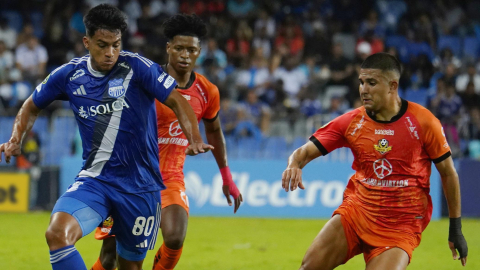 Emelec juega contra Libertad, en el inicio del cuadrangular de la LigaPro 2026, el 19 de septiembre de 2026.