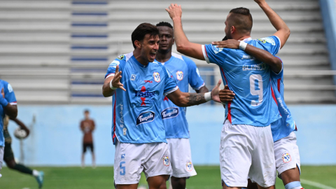 Los jugadores del Manta FC celebran su gol por la Fecha 1 del hexagonal del descenso de la LigaPro 2026 este lunes 21 de septiembre.