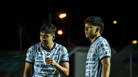 Los jugadores de El Nacional durante la derrota ante Cumbayá este viernes 25 de septiembre de 2026 por el hexagonal de descenso de la Serie B.