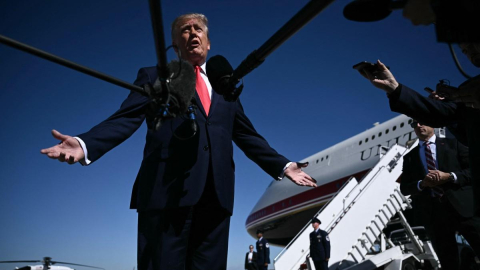 El presidente de Estados Unidos, Donald Trump, en declaraciones a la prensa en la base Andrews de Maryland, 25 de octubre de 2026.