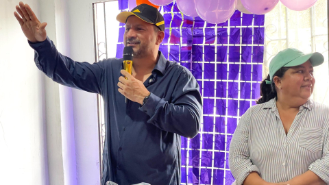 El alcalde de Naranjal, en Guayas, Juan Carlos Rivera, en un evento público el 28 de octubre de 2026.