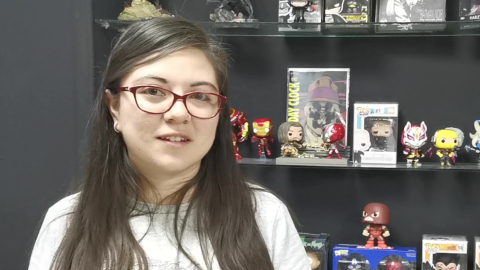 Katy Vallejo, conversando sobre el universo de Marvel.