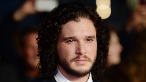 Kit Harington mientras llega al estreno de la película "Testament of Youth", durante el 58 Festival de Cine de Londres (Reino Unido), el pasado febrero. 