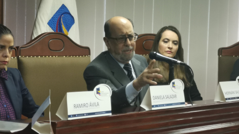 Hernán Salgado, presidente de la Corte Constitucional, durante una rueda de prensa ofrecida el pasado 14 de junio de 2019.