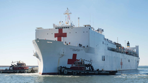 Imagen de archivo de 2017 del buque hospital USNS Comfort del gobierno estadounidense.