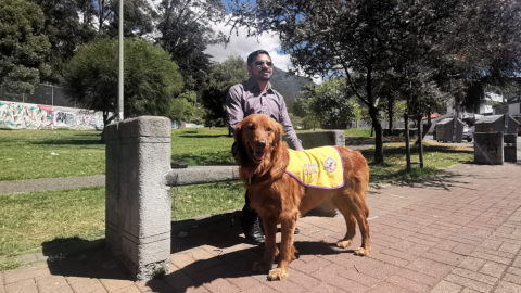 Gabriel y Berlín en el parque La Isla , en Quito