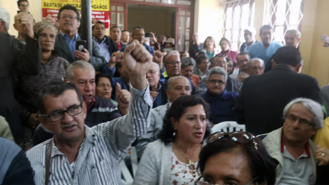 Los maestros jubilados anuncian una huelga de hambre para reclamar al ministerio de Finanzas el pago en efectivo de sus pensiones.