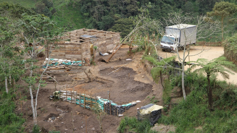 Vista aéreo de un asentamiento de minería ilegal en La Merced de Buenos Aires. 