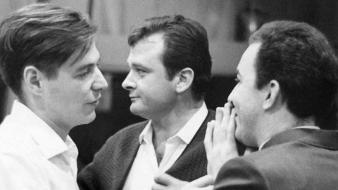  Antônio Carlos Jobim, Stan Getz y João Gilberto durante la grabación del disco 'Getz / Gilberto'.