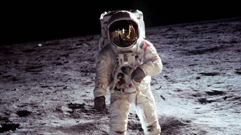 Buzz Aldrin caminando en la Luna. Foto tomada por Neil Amrstrong.