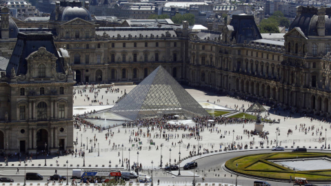 El Museo de Louvre apuesta por la reserva previa para combatir el colapso