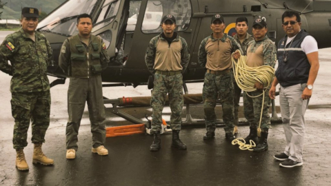 Integrantes del equipo de rescate que encontró la avioneta Cessna siniestrada el 23 de agosto de 2019 en el límite de las provincias Morona-Santiago y Zamora-Chinchipe.