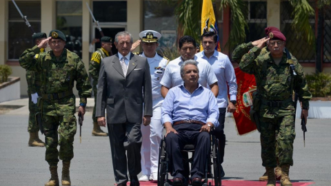 El presidente Lenín Moreno visitó el Fuerte Militar Huancavilca, junto al ministro de Defensa Oswaldo Jarrín. 