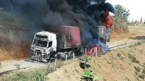 Un cabezal fue incendiado por activistas antimineros en la parroquia Telimbela. 