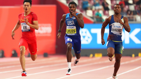 Álex Quiñónez (der.) llegó en segundo lugar en su Heat y se clasificó a la final. 