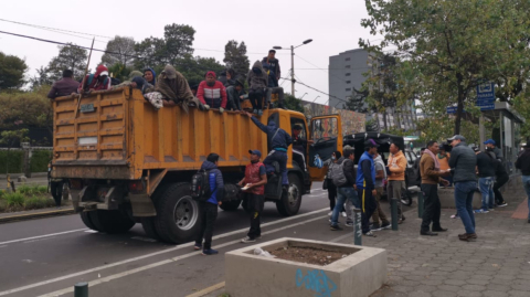 Los indígenas están concentrados en el Ágora de la Casa de la Cultura.