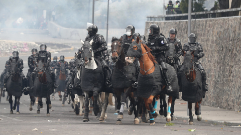 La Policía desalojó la Asamblea Nacional, a cuyas instalaciones ingresaron manifestantes la tarde del 8 de octubre del 2019.