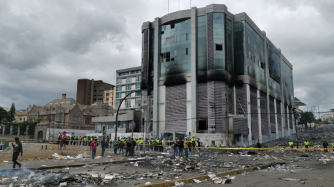 El edificio nuevo de Contraloría, el día después del incendio (12 de octubre de 2019), cuando el fuego ya había sido controlado.