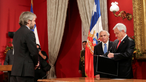 El presidente de Chile Sebastián Piñera durante la posesión del nuevo ministro del Interior, Gonzalo Blumel .