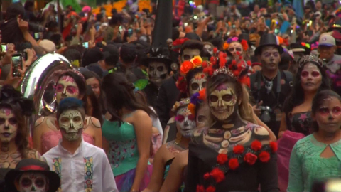 Desfile por el Día de Muertos en Ciudad de México.