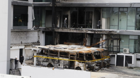 Vista general del edificio en ruinas de la Contraloría General del Estado, el miércoles 6 de noviembre de 2019.