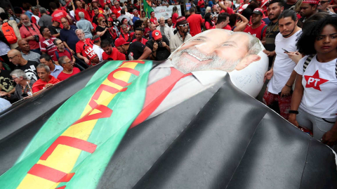 Simpatizantes del expresidente de Brasil Luiz Inácio Lula da Silva en Sao Bernardo do Campo (Brasil)