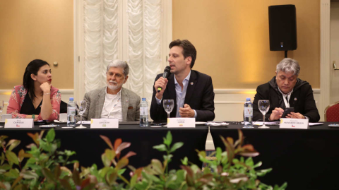 El excanciller Guillaume Long fue el único ecuatoriano presente en la cita del Grupo de Puebla, el 9 de noviembre de 2019 en Argentina