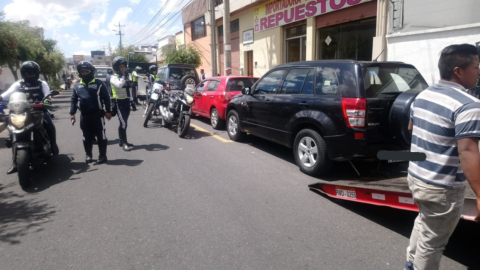 La AMT realiza operativos en la ciudad para sancionar a quienes irrespetan la ley