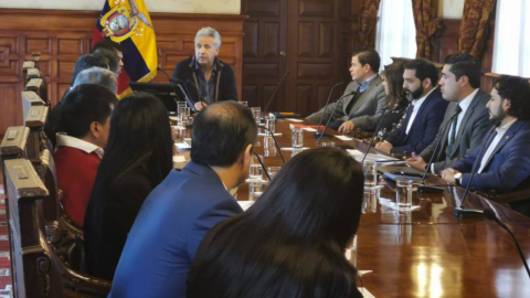 El presidente de la República durante la reunión con los jefes de bancada de la Asamblea el 21 de noviembre de 2019.