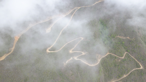 La Prefectura del Azuay afirmó que la apertura de accesos está afectando la geografía de la parroquia Chaucha