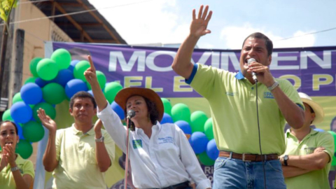 Archivo. Concentración en Balzar con Pierina y Rafael Correa, foto de marzo de 2009.