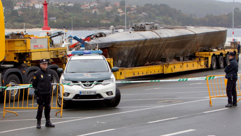 El 'narcosubmarino' hundido el pasado domingo en la Ría de Aldán (Cangas) ha sido reflotado en las últimas horas.