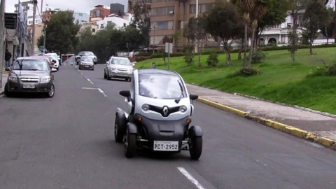 Twizy es un auto 100% eléctrico de marca Renault.