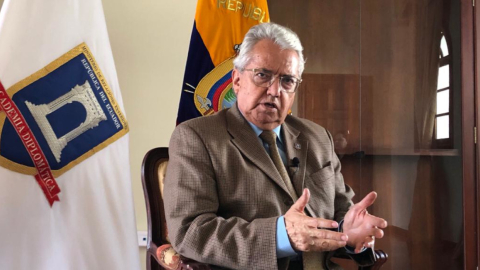 El embajador Alejandro Suárez, director de la Academia Diplomática, habla sobre el papel de la institución, en Quito, el 04 de diciembre de 2019.