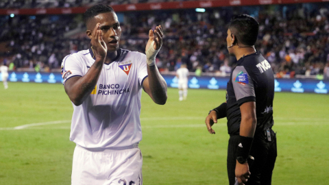 Antonio Valencia, futbolista de Liga de Quito, en un partido correspondiente a la LigaPro.