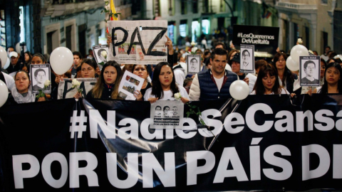 El 19 de abril de 2018 se realizó una multitudinaria marcha en Quito, para exigir una respuesta del Estado frente al secuestro del equipo periodístico.