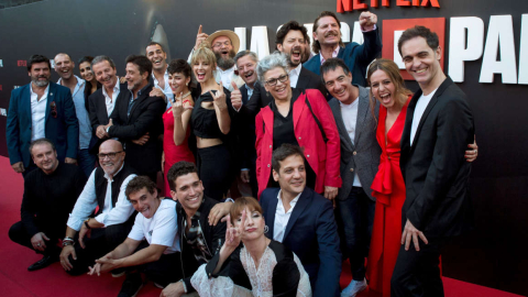 Fotografía de archivo del 11 de julio de 2019 donde aparecen los integrantes del equipo de la serie de televisión 'La Casa de Papel'.