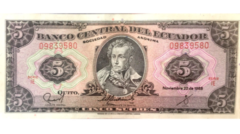 Billete de 5 sucres donde aparece Antonio José de Sucre. 