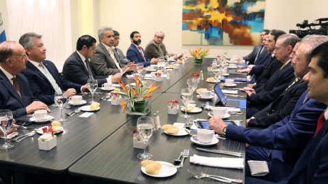 El presidente de Ecuador, Lenín Moreno, durante su reunión con empresarios de Guatemala.