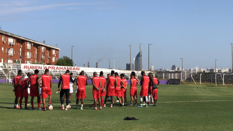 El equipo guayaquileño realizó sus primeros movimientos en Montevideo.