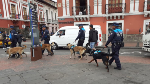 Agentes de Control realizan un operativo en el Centro Histórico.