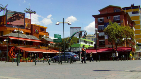 Imagen de archivo de febrero de 2020 de la Plaza Foch, en Quito.