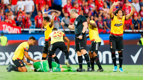 El golero argentino fue sustituido por Víctor Mendoza en el partido contra Cerro Porteño.