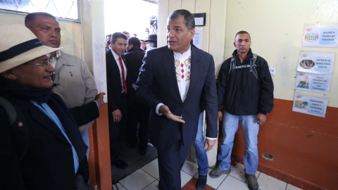 El 19 de febrero de 2017, el entonces presidente Rafael Correa, minutos antes de votar en la primera vuelta electoral.