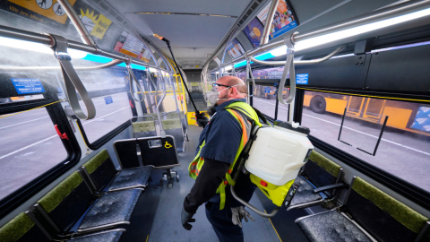 Desde el 5 de marzo inició un plan de prevención del coronavirus en los buses urbanos de Washington, Estados Unidos. 