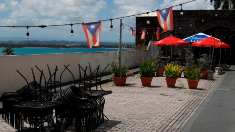 Desde el domingo 15 de marzo, en Puerto Rico se observan calles y restaurantes abandonados tras el brote de coronavirus. 