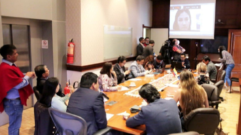 Los jefes de bancada de la Asamblea se reunieron con la ministra de Salud, Catalina Andramuño, por videoconferencia el 16 de marzo de 2020.