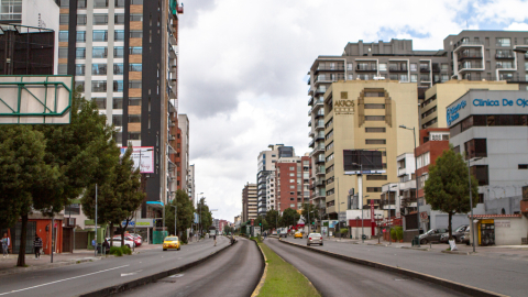 Imagen de la avenida 6 de Diciembre, en el norte de Quito, el 17 de marzo de 2020.